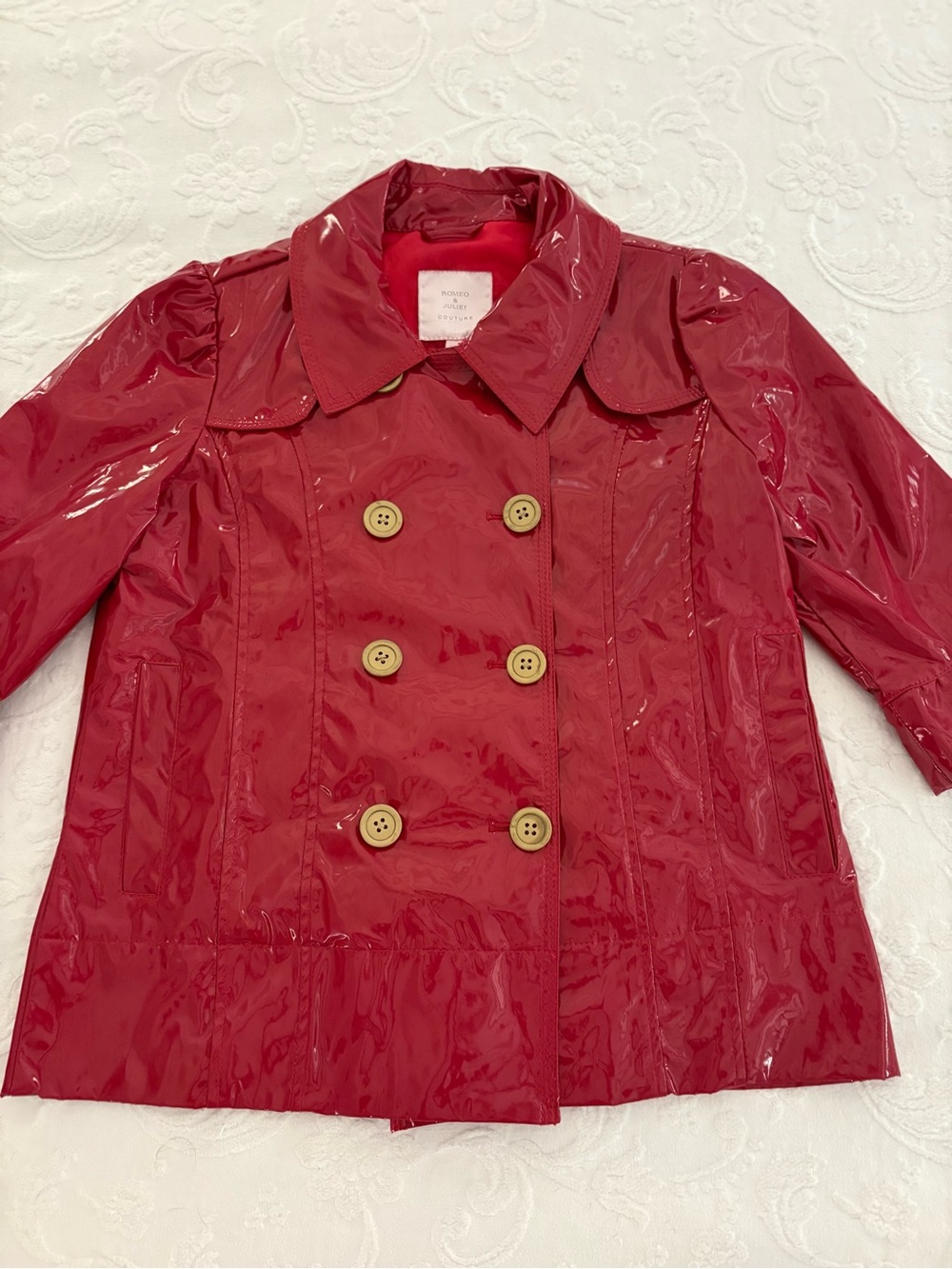 Romeo & Juliet Couture Red Vinyl Double-Breasted Crop Rain Coat